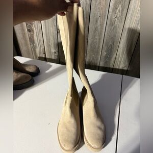 Dolce Vita suede boots